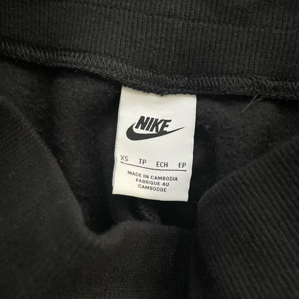 Nike Sportswear Joggers - Picture 3 of 3